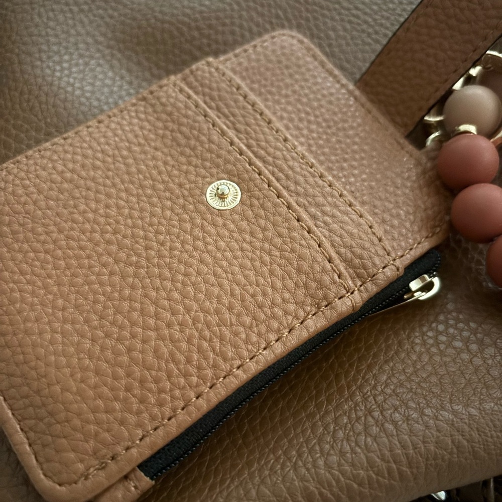 Elegant Tan Leather Lookalike Key & Card Holder NEW ITEM Final Sale - Picture 3 of 5